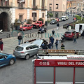 Maiori, miagolii dal motore su Corso Reginna: gattini intrappolati, intervengono i Vigili del Fuoco