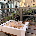 Maiori: prodotti da forno abbandonati nel Corso Reginna /FOTO