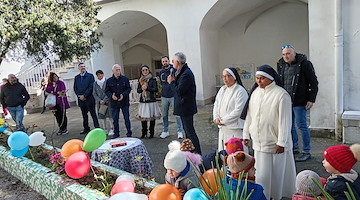 Maiori, i Supermercati Netto donano una nuova giostra alla scuola delle Suore Domenicane