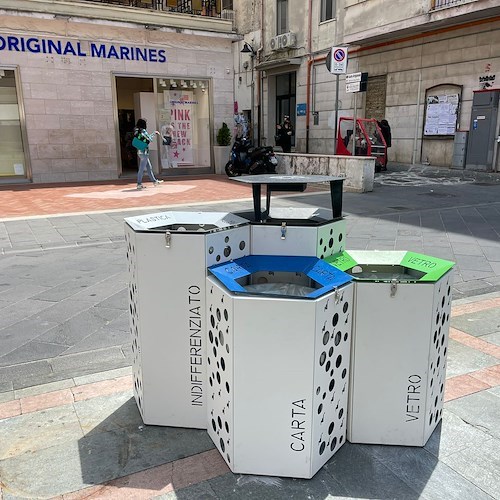 A Maiori arrivano i nuovi cestini urbani per far sì che anche gli ospiti possano differenziare i rifiuti