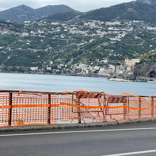 A Maiori inizia riparazione “ringhiera arancione”, dal 27 ottobre senso unico alternato sulla SS163