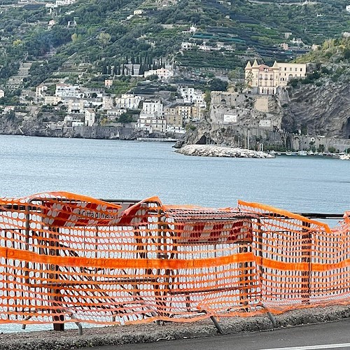 A Maiori inizia riparazione “ringhiera arancione”, dal 27 ottobre senso unico alternato sulla SS163