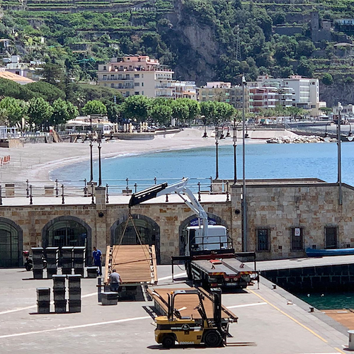 A Maiori montati pontili per l'ormeggio al Porto turistico