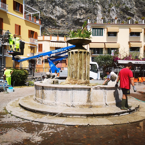 A Minori Scout ripuliscono Fontana dei Leoni, la gratitudine del Sindaco
