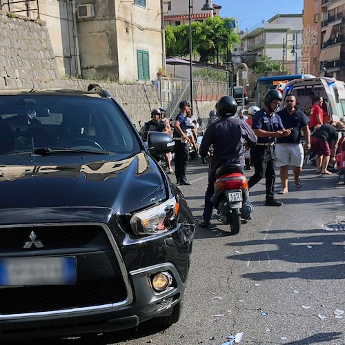 Auto contro scooter a Maiori: dopo l'incidente scoppia la lite 