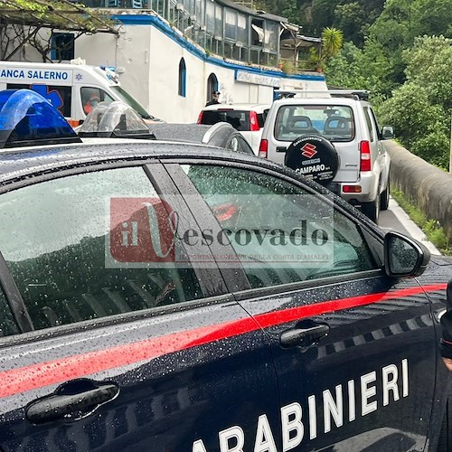 Brutto incidente a Maiori: uomo schiacciato tra due auto /FOTO