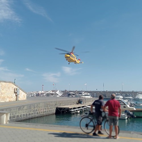 Brutto incidente tra auto e moto a Maiori, elisoccorso per centauro di Ravello /FOTO