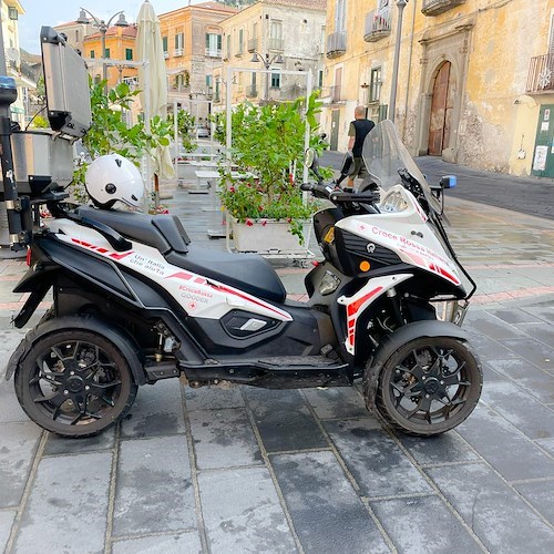 Croce Rossa, "Estate Sicura" in Costiera Amalfitana: a Positano inaugurazione del nuovo mezzo per il trasporto disabili