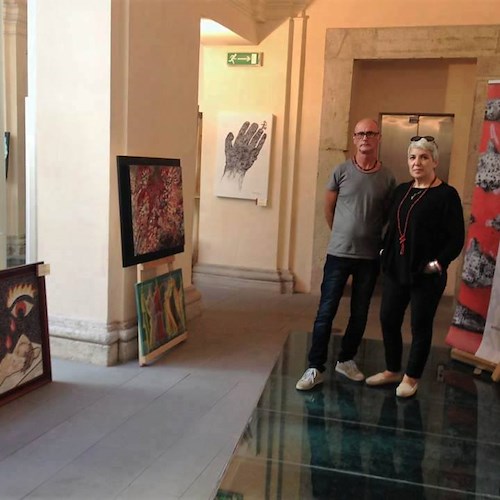 Da Maiori a Bruxelles: Adele Filomena e Silvio Amato espongono le loro opere allo “Spoleto Meeting Art”