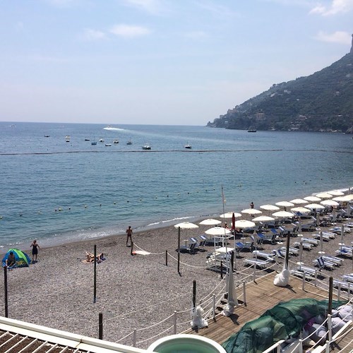 Dopo cinque mesi il mare di Minori torna balneabile: parametri microbiologici rientrati nella norma