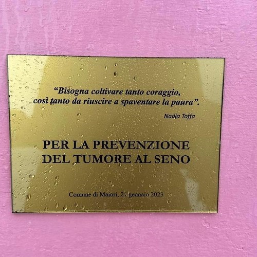 Dopo mattinata di screening mammario, a Maiori inaugurata la panchina rosa 