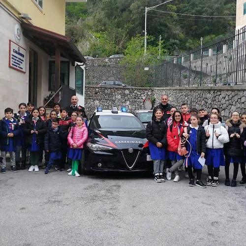 Gli studenti di Maiori alla scoperta del Comando della Compagnia dei Carabinieri di Amalfi /FOTO