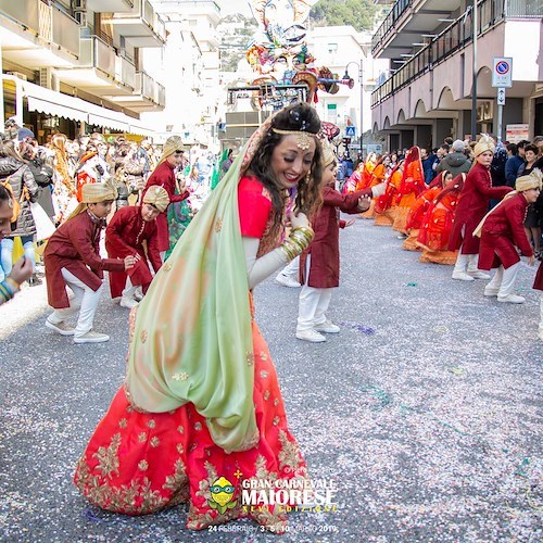 Gran Carnevale Maiorese: domani 19 febbraio prima sfilata dei carri allegorici con i fuochi pirotecnici a mare