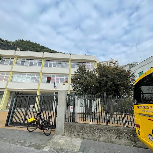 «Il trasporto scolastico al Comune di Maiori costa 60mila euro l'anno», così il sindaco Capone motiva nuove tariffe