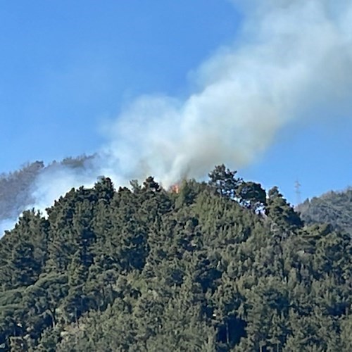 Incendio a Maiori, rogo fuori controllo o piromani in azione già a marzo?