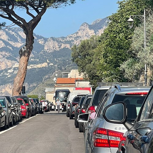 Traffico in Costiera Amalfitana<br />&copy; Massimiliano D'Uva