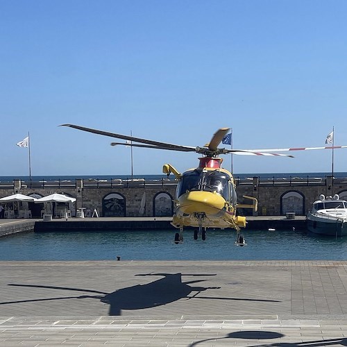 Infarto in corso per 55enne di Maiori: trasportato in eliambulanza a Salerno