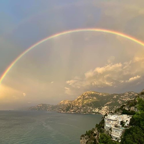 L'arcobaleno incanta la Costiera Amalfitana /Foto /Video