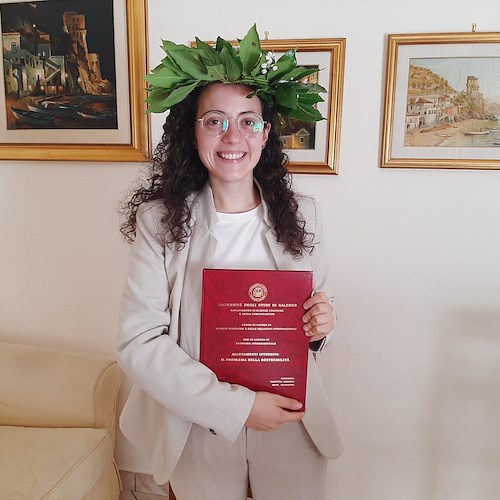 Laurea da 110 e lode in Scienze Politiche per Valentina Maresca di Maiori con una tesi sugli allevamenti intensivi