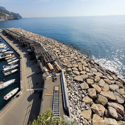 Maiori, affidati i lavori di potenziamento delle barriere frangiflutti del Porto Turistico