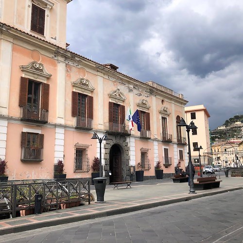 Maiori, bando di selezione per l’assegnazione di 3 autorizzazioni per il servizio di navetta turistica