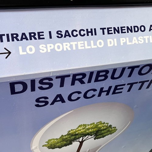 Maiori, cambia modalità ritiro sacchetti codificati per la differenziata: c'è il distributore automatico