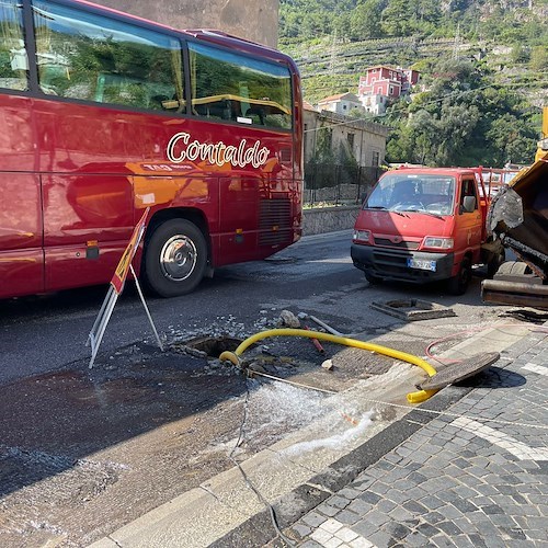 Maiori è temporaneamente senz'acqua per un guasto improvviso a condotta idrica /FOTO