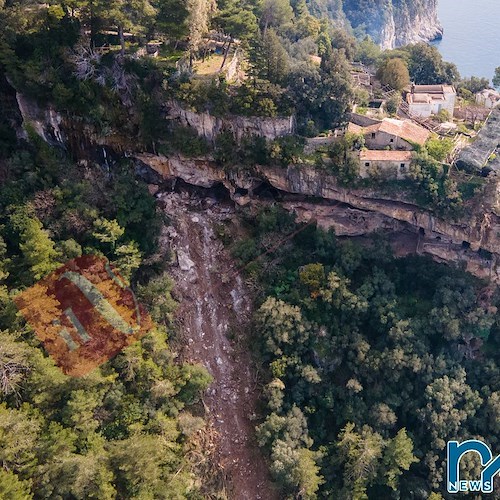 Maiori, frana costone sotto le chiese medievali di Santa Maria de Olearia /FOTO e VIDEO