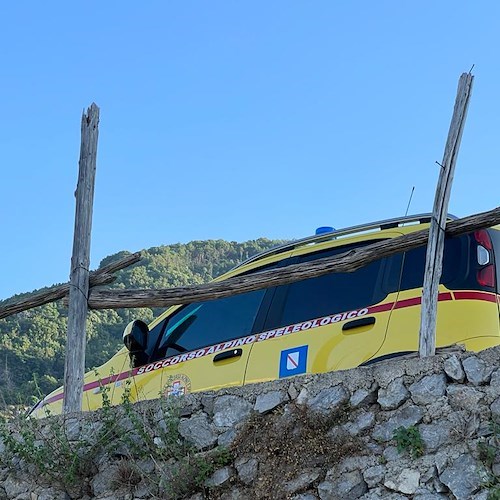 Maiori, intervento del Soccorso Alpino e Speleologico: donna recuperata dopo caduta in un limoneto