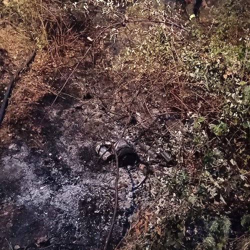 Maiori, nella notte nuovo principio di incendio. Domato dai Vigili del Fuoco [FOTO]