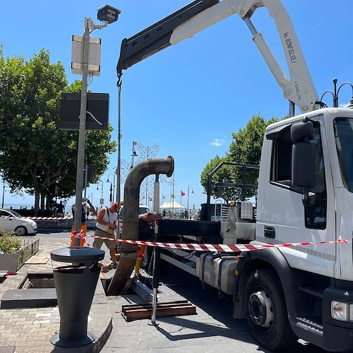 Maiori: oltre a rottura condotta idrica sulla Ss163, un guasto a motore pompa. Operai al lavoro
