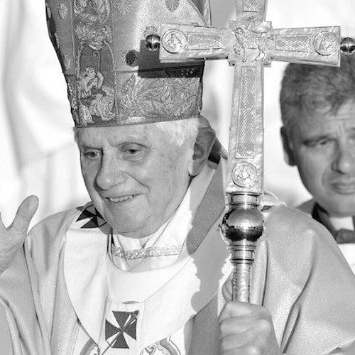 Maiori prega per l’anima di Papa Benedetto XVI: 3 e 4 gennaio due Messe in suffragio