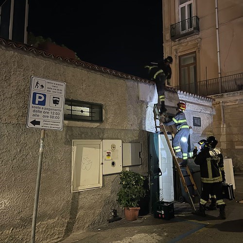 Maiori, principio di incendio a canna fumaria di un ristorante