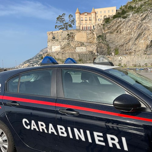 Maiori: spara colpi d'arma da fuoco contro caserma Carabinieri, arrestato nella notte 