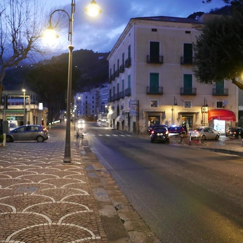 Movida selvaggia, per il mese di agosto il Comune di Maiori chiude attività di somministrazione in orario notturno