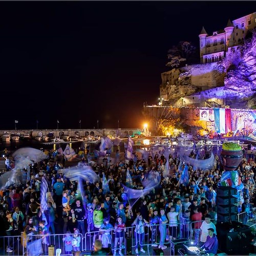 Napoli campione d'Italia: grande festa al porto di Maiori con spettacolo pirotecnico / FOTO 