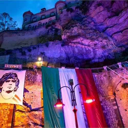 Napoli campione d'Italia: grande festa al porto di Maiori con spettacolo pirotecnico / FOTO 