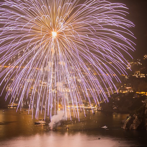 Niente fuochi d'artificio per Ferragosto a Positano e Maiori: la decisione della Prefettura di Salerno