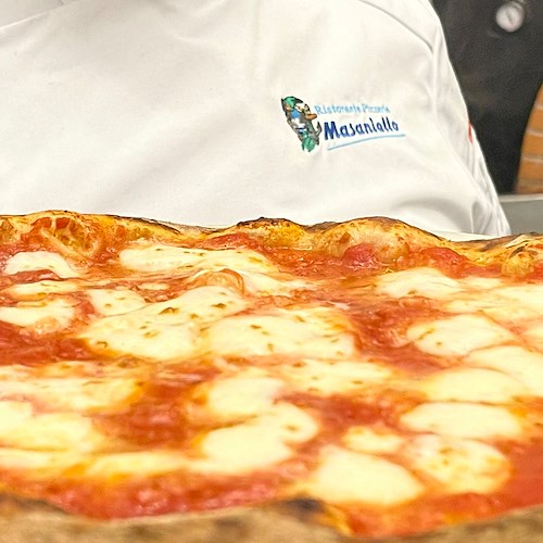 Riapre il ristorante pizzeria Masaniello a Maiori /foto