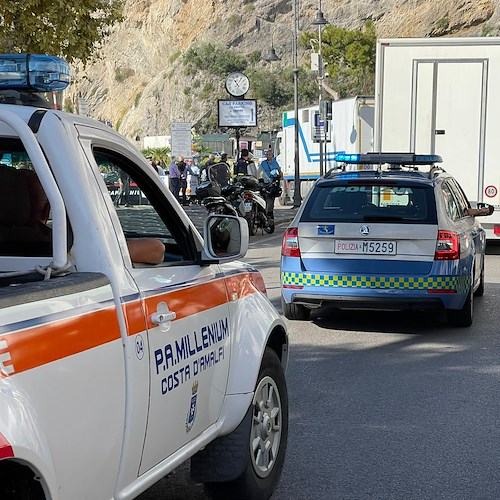 Scortati dalla Polizia arrivano i tir per la produzione cinematografica di "The Equalizer": a Maiori la base logistica