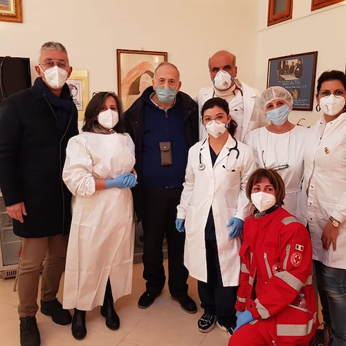 Sospeso hub vaccinale a Ravello, in fase di organizzazione nuovo punto all’USCA di Maiori