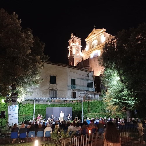 Stasera a Maiori il Gran Galà Finale di "Costiera Arte" con le premiazioni e la consegna delle chiavi della città a Tania di Giorgio