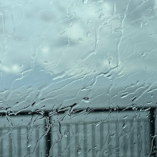 Torna la pioggia in Costiera Amalfitana: da stasera precipitazioni da allerta gialla 