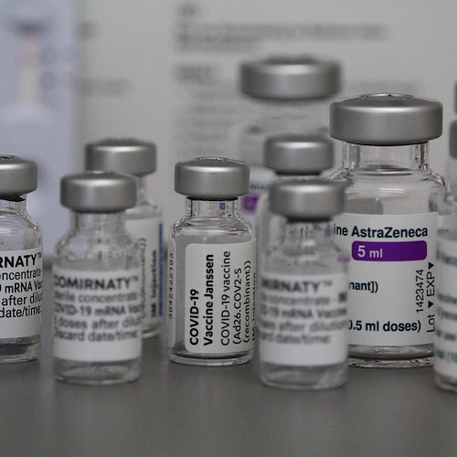 Trenta dosi di vaccino anti-Covid in esubero a Maiori, ci si può recare al centro senza prenotazione