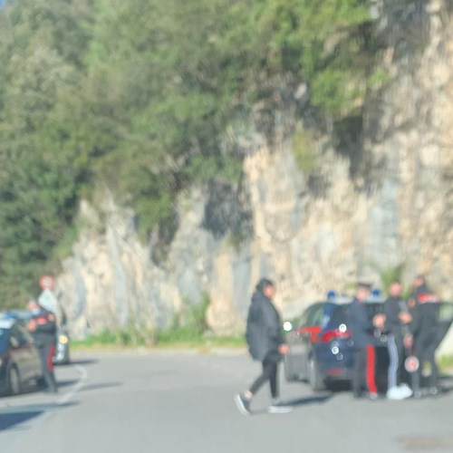 Truffe in Costa d'Amalfi, uomini fermati in auto con refurtiva. Carabinieri: «Chi è stato truffato contatti la caserma»