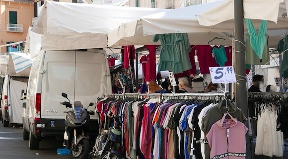 Maiori, l'amministrazione precisa: «Il mercato resterà settimanale per i cittadini»