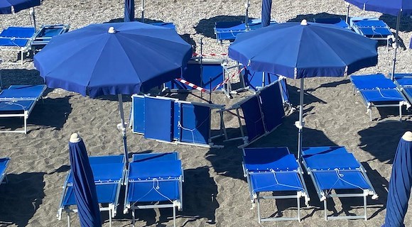Maiori, nessuna deposizione accertata sulla spiaggia dell’Hotel Pietra di Luna: la tartaruga potrebbe riprovarci