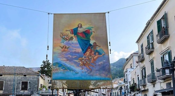 Maiori, oggi alzato del Quadro al Corso Reginna: inizia il Solenne Novenario in onore di Santa Maria a Mare