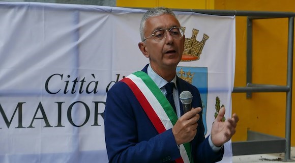 Mercato Maiori, parla il sindaco Capone: «La riorganizzazione è un atto dovuto, per garantire sicurezza, ordine e decoro»