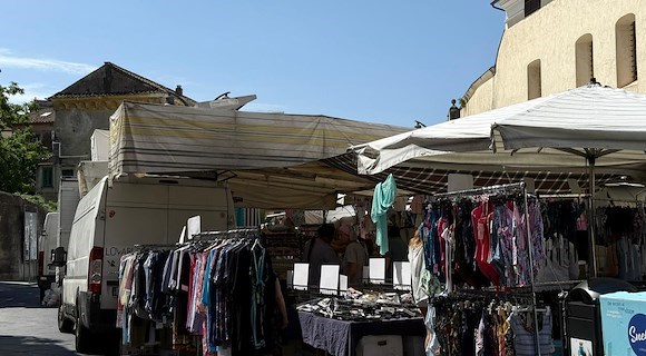 «Mercato quindicinale danneggia venditori e cittadini», a Maiori ambulanti in stato di agitazione